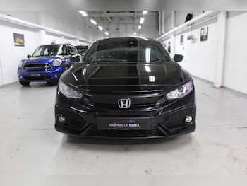 Used Honda Civic 2017 for sale - 76886505: Photo