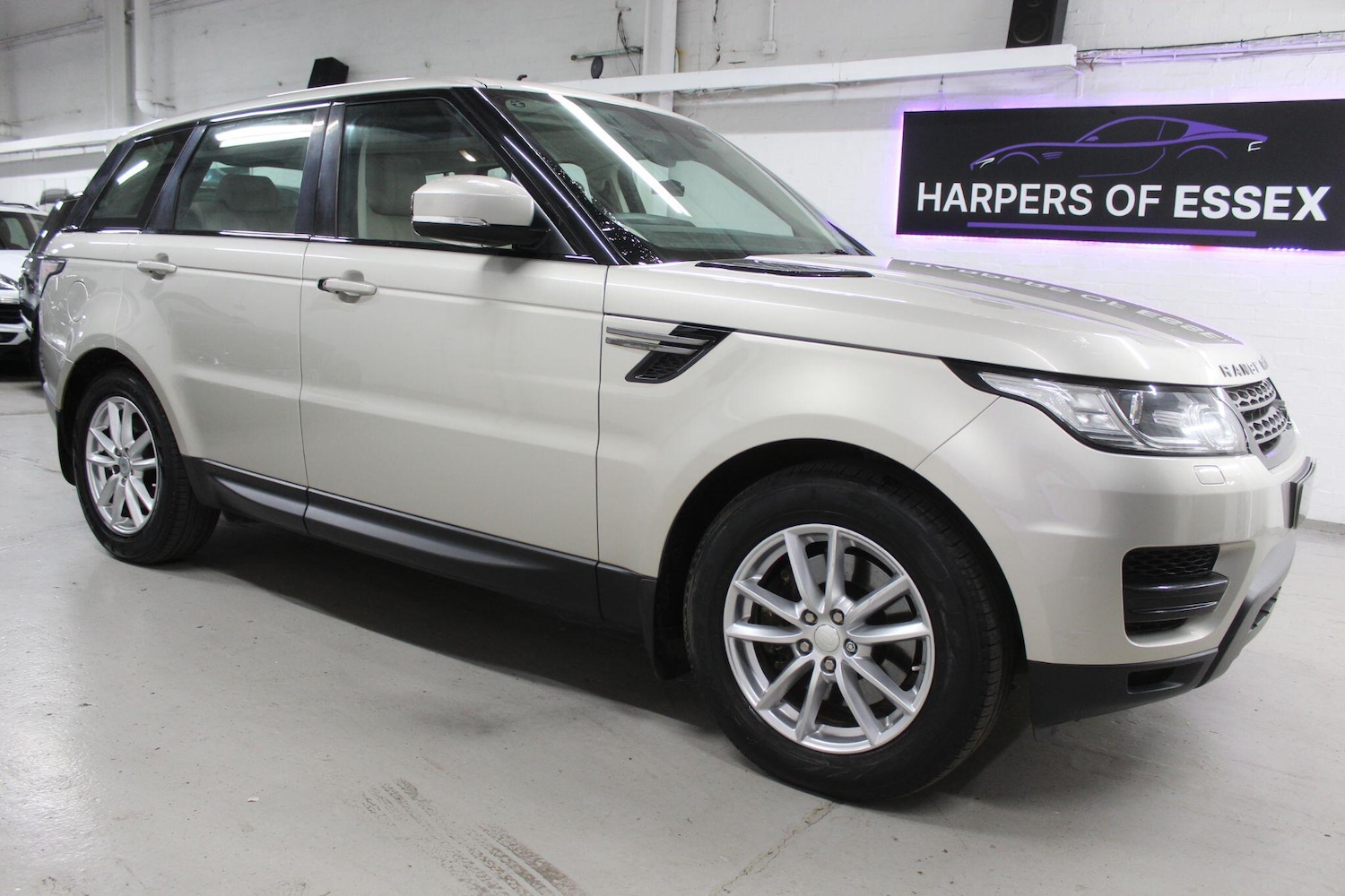 Used Land Rover Range Rover Sport 2014 for sale - 78100703: Photo 2