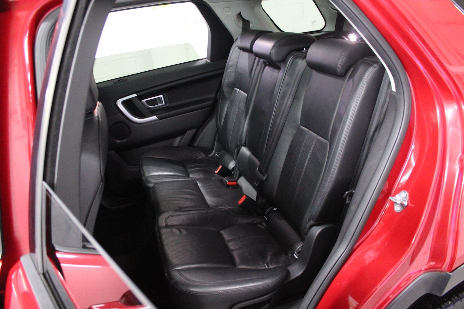 Used Land Rover Discovery Sport 2017 for sale - 76976062: Photo 18