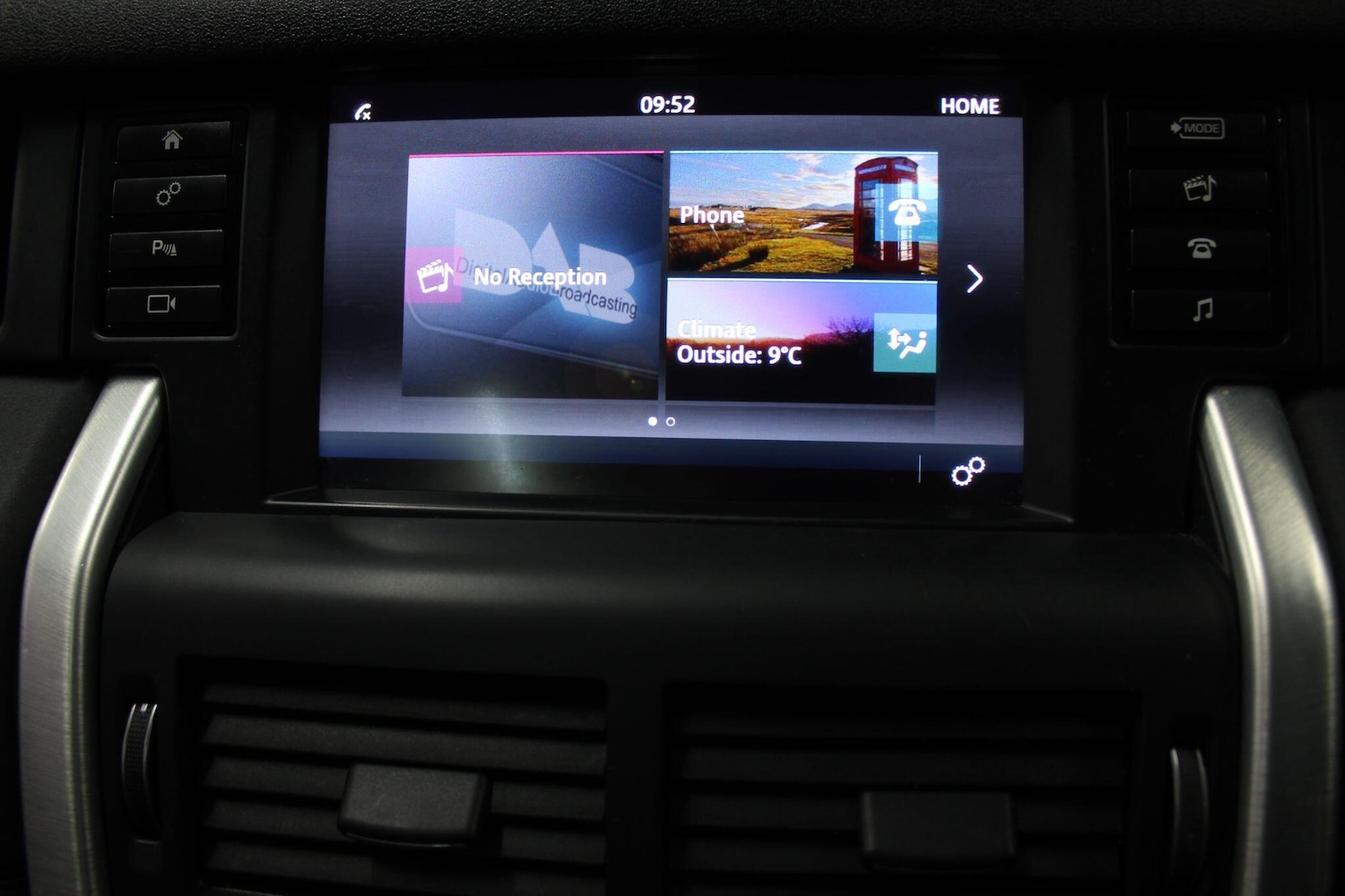 Used Land Rover Discovery Sport 2017 for sale - 76976062: Photo 28