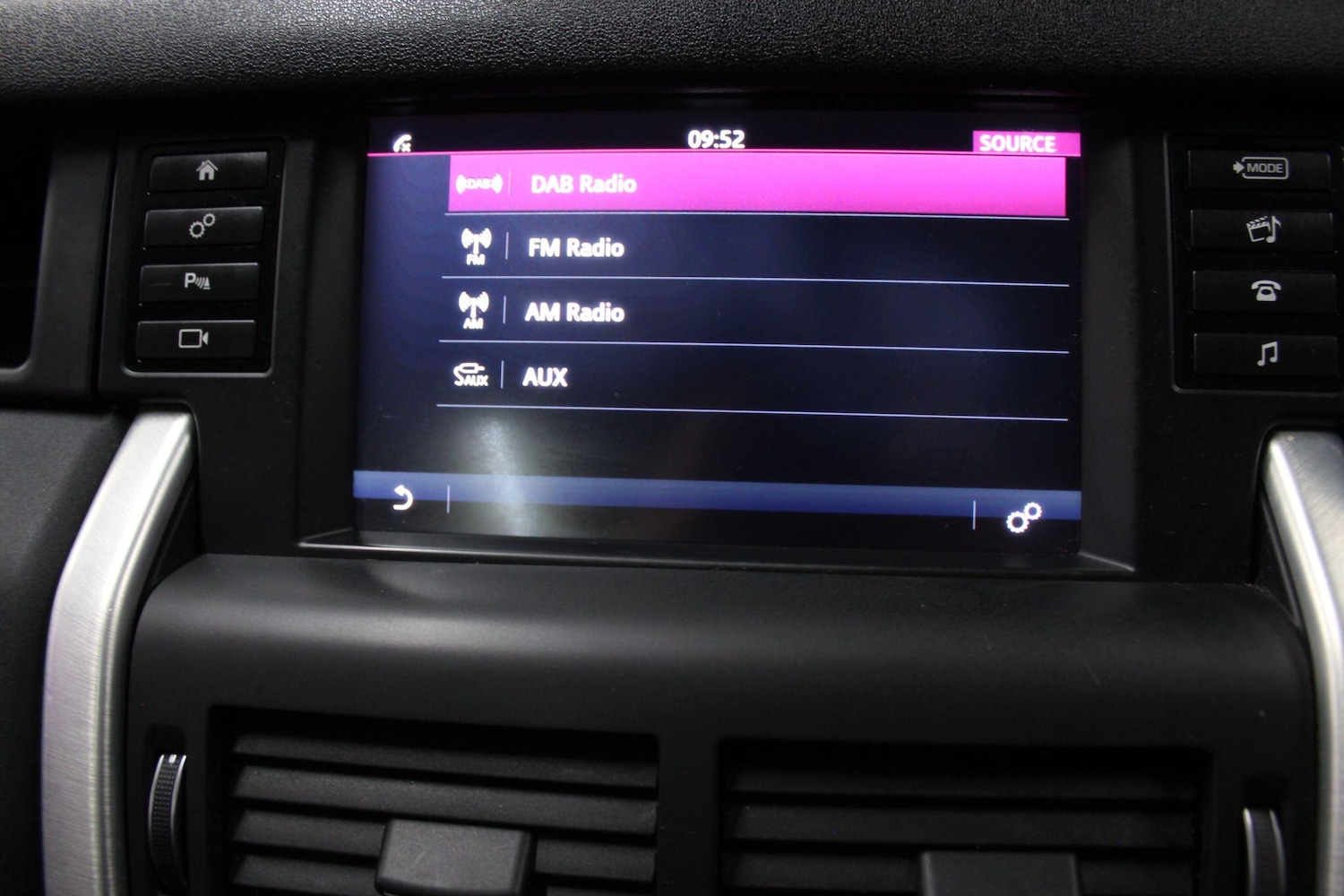 Used Land Rover Discovery Sport 2017 for sale - 76976062: Photo 29