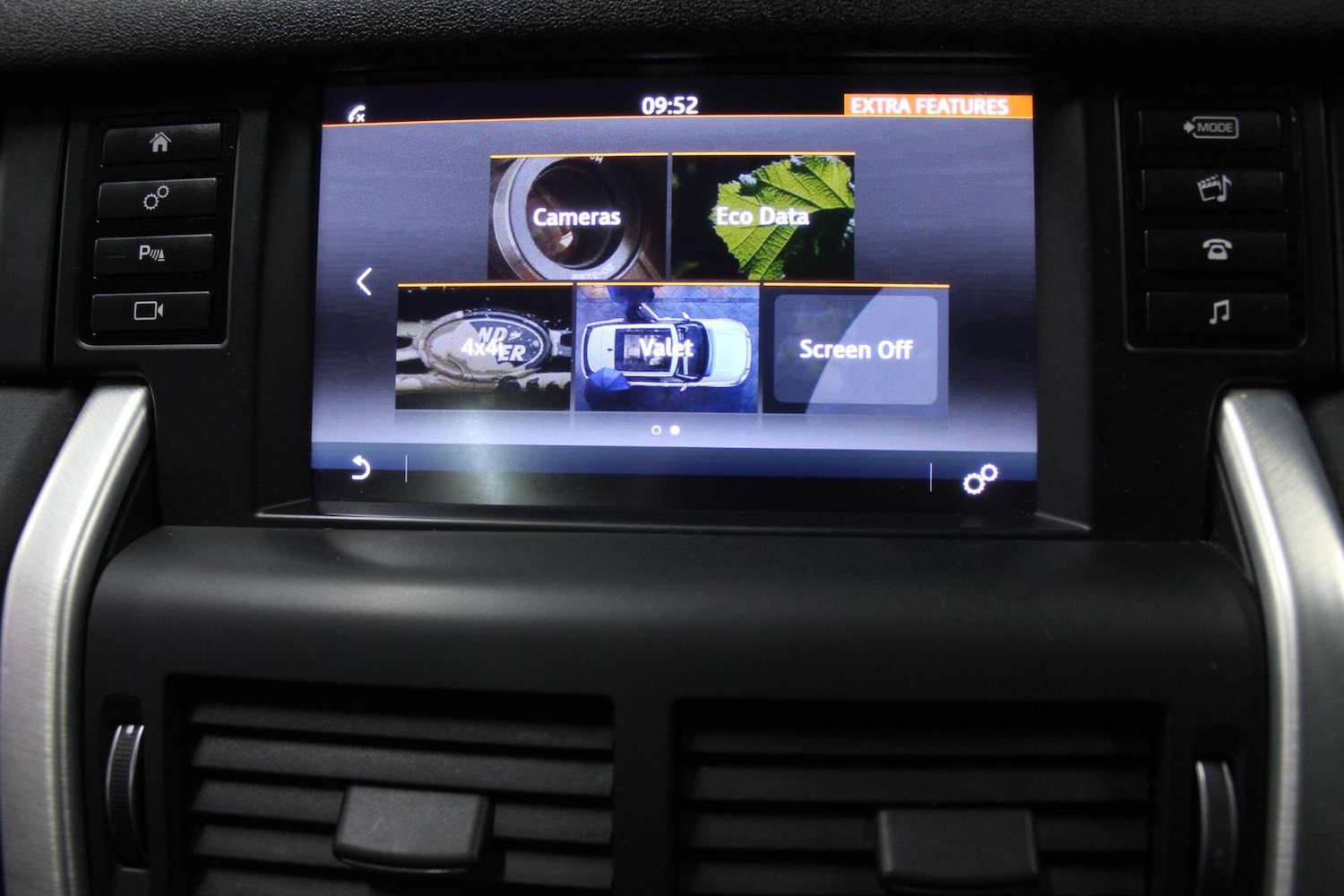 Used Land Rover Discovery Sport 2017 for sale - 76976062: Photo 30