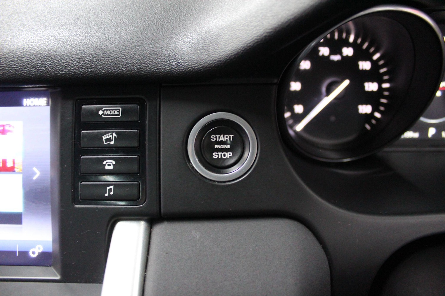 Used Land Rover Discovery Sport 2017 for sale - 76976062: Photo 41