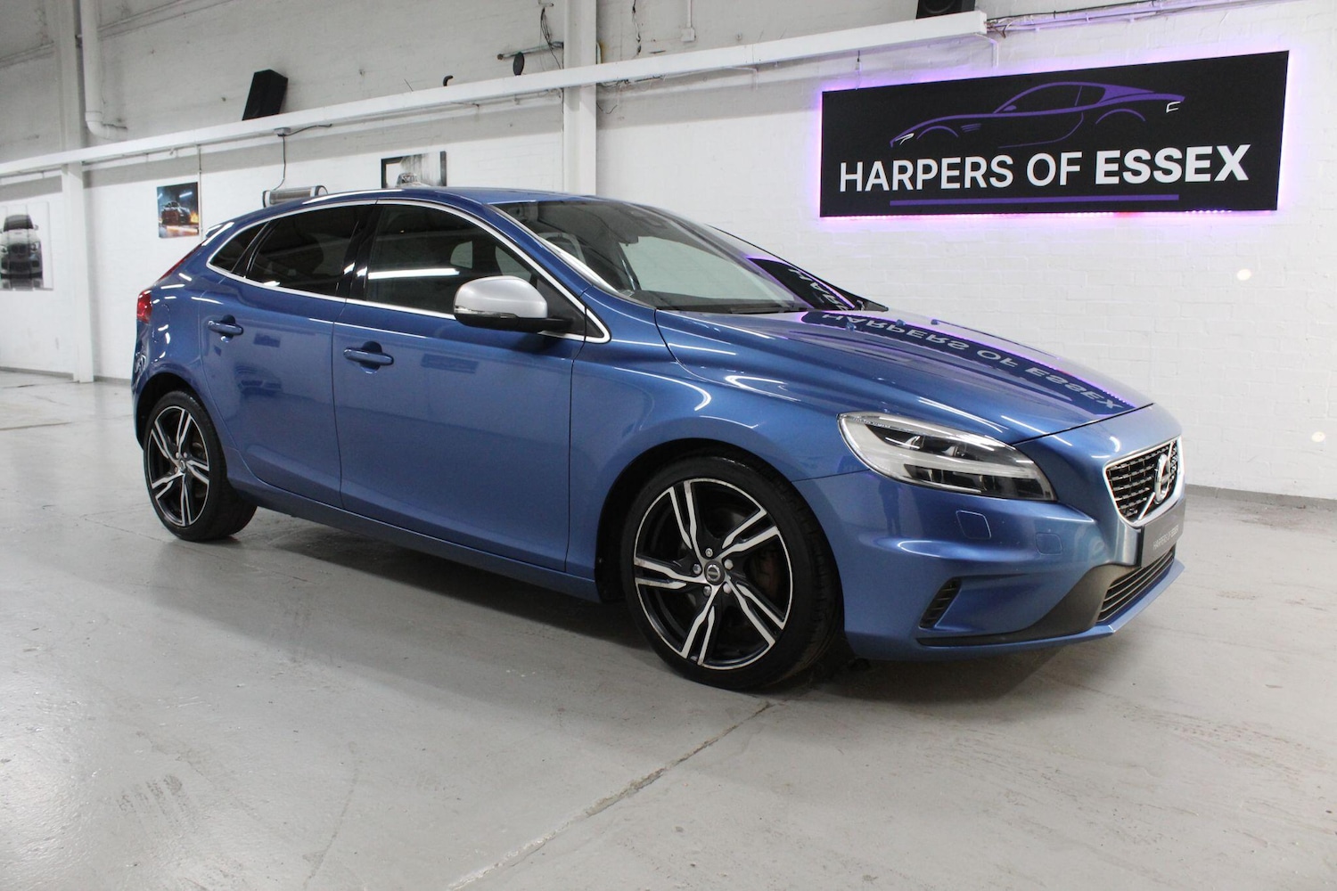 Used Volvo V40 2016 for sale - 76388673: Photo 2