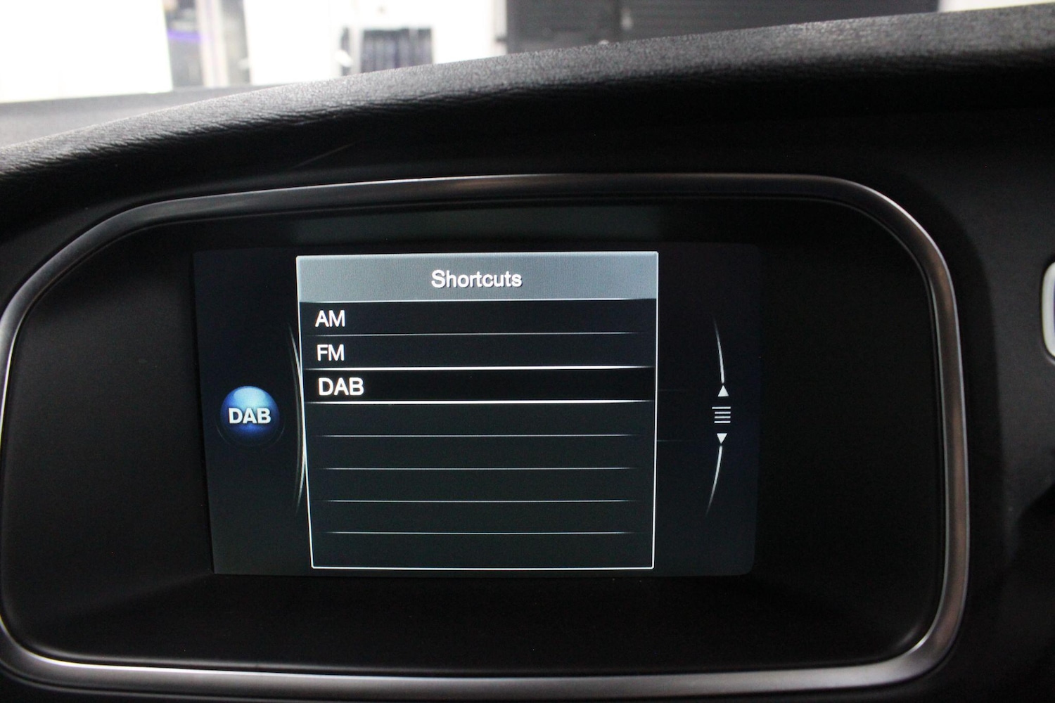 Used Volvo V40 2016 for sale - 76388673: Photo 25