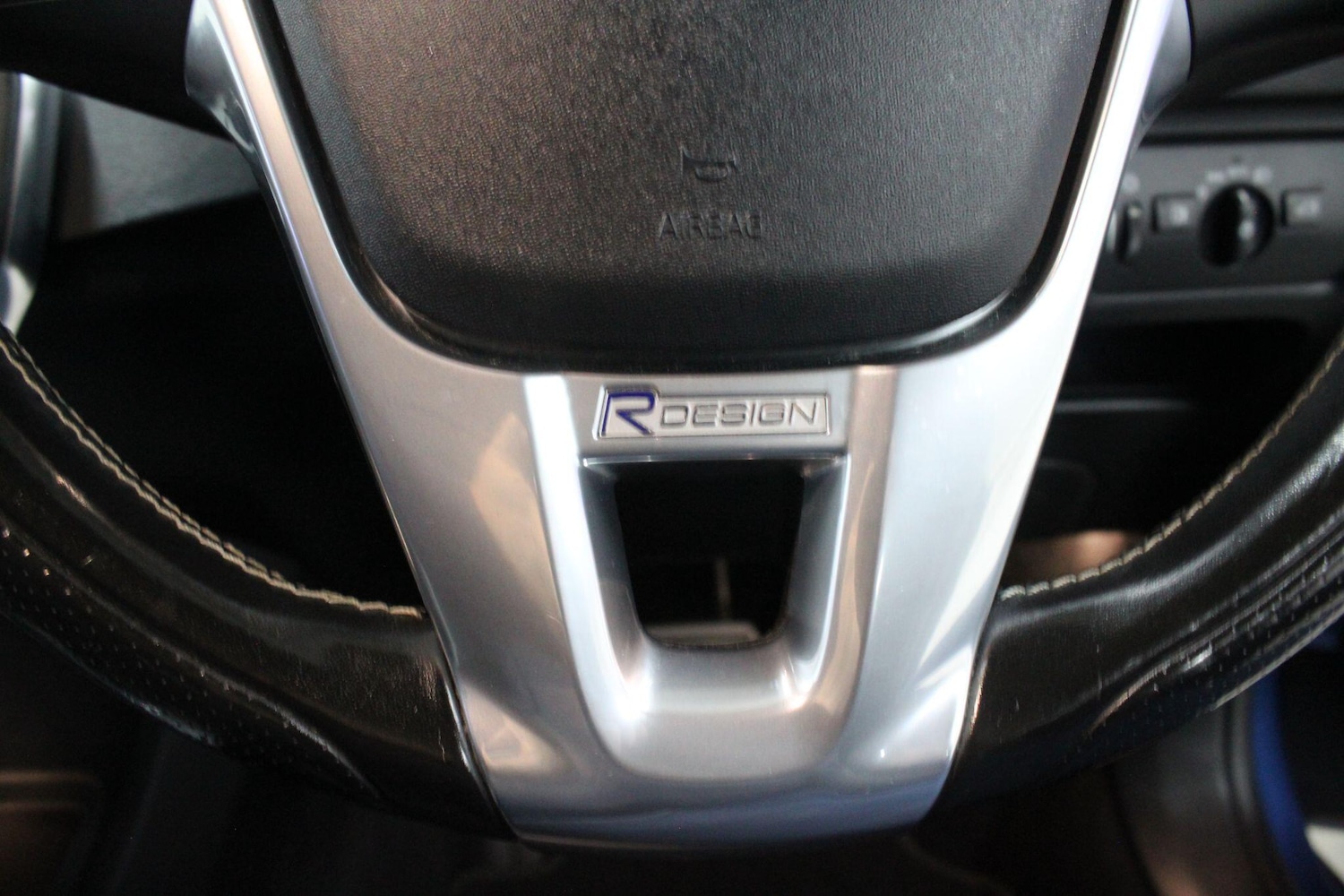 Used Volvo V40 2016 for sale - 76388673: Photo 33