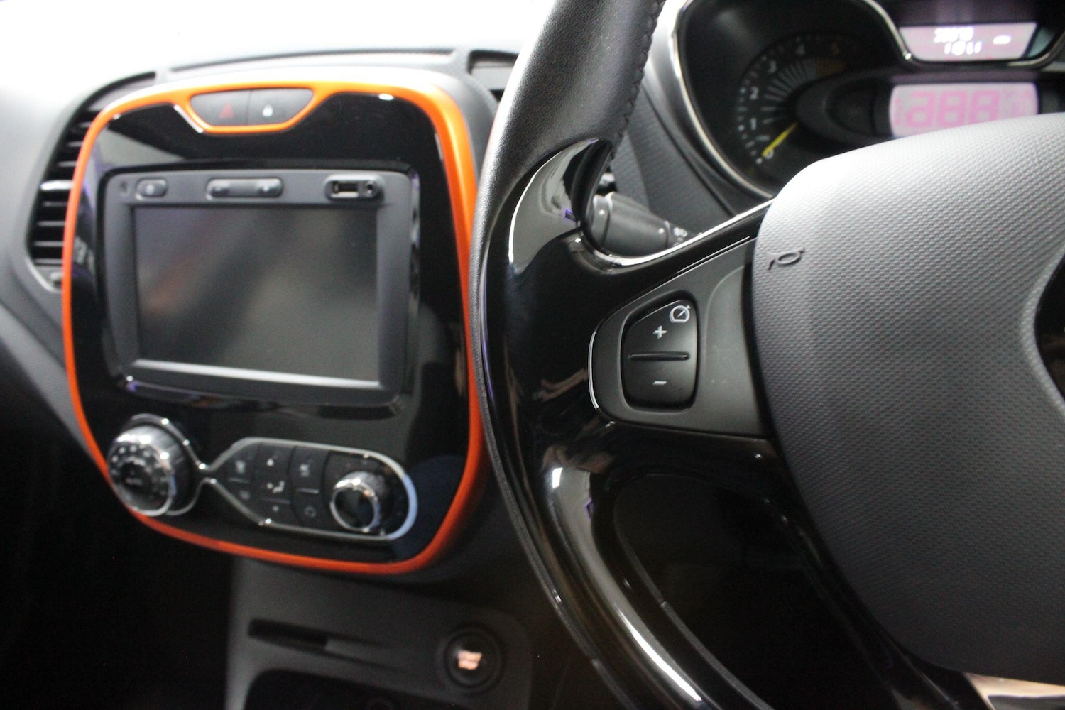 Used Renault Captur 2014 for sale - 75965289: Photo 27