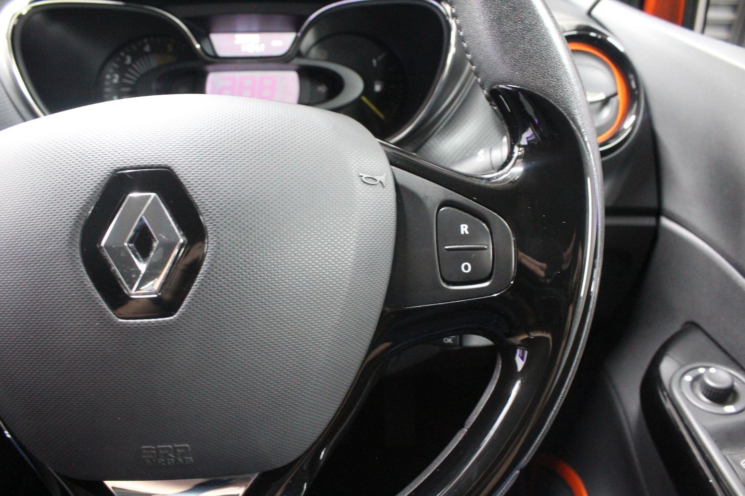 Used Renault Captur 2014 for sale - 75965289: Photo 28