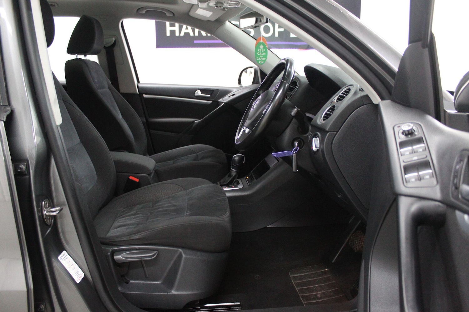 Used Volkswagen Tiguan for sale - 77625803: Photo 11