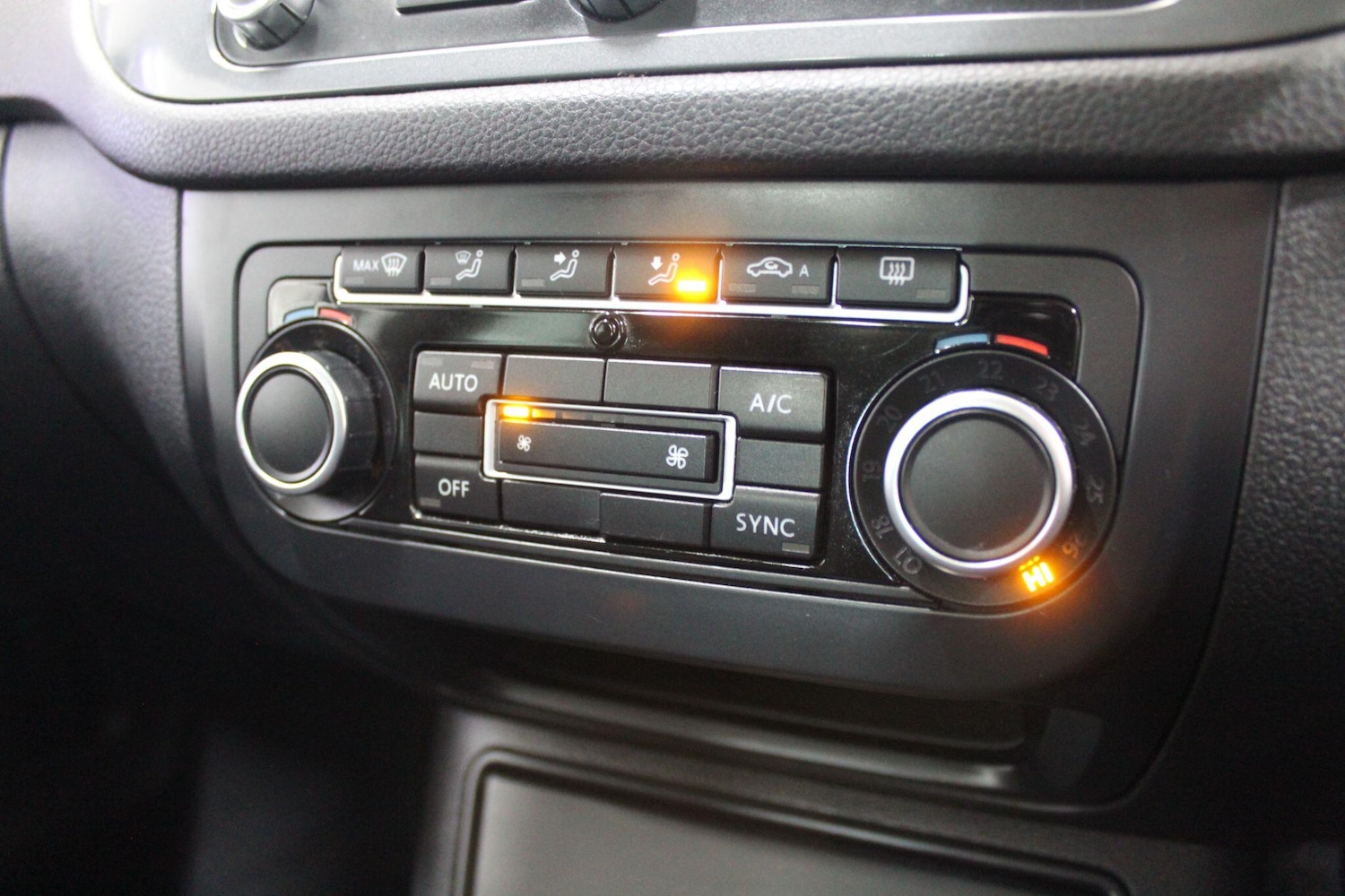 Used Volkswagen Tiguan for sale - 77625803: Photo 32