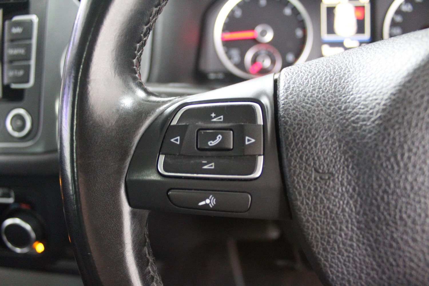 Used Volkswagen Tiguan for sale - 77625803: Photo 34