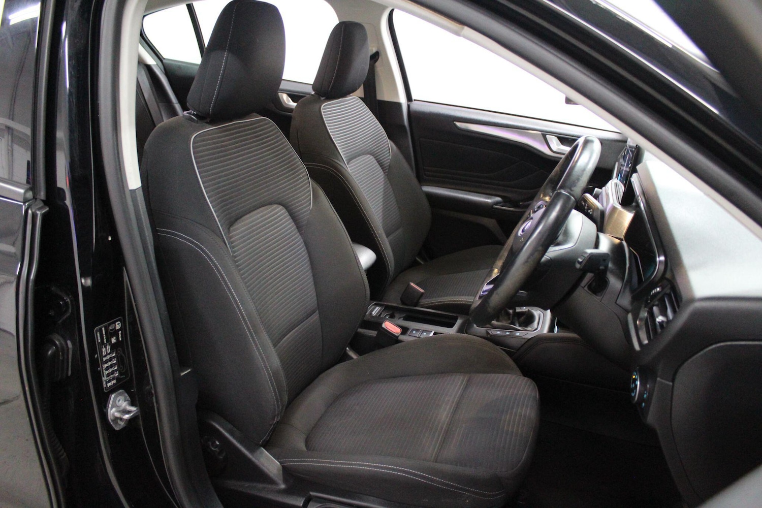 Used Ford Focus 2019 for sale - 76898827: Photo 11