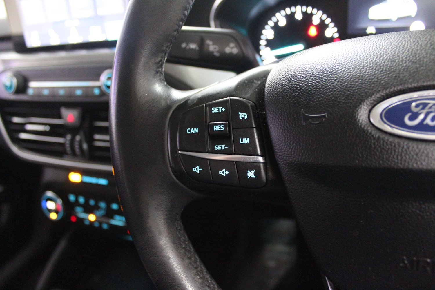 Used Ford Focus 2019 for sale - 76898827: Photo 32