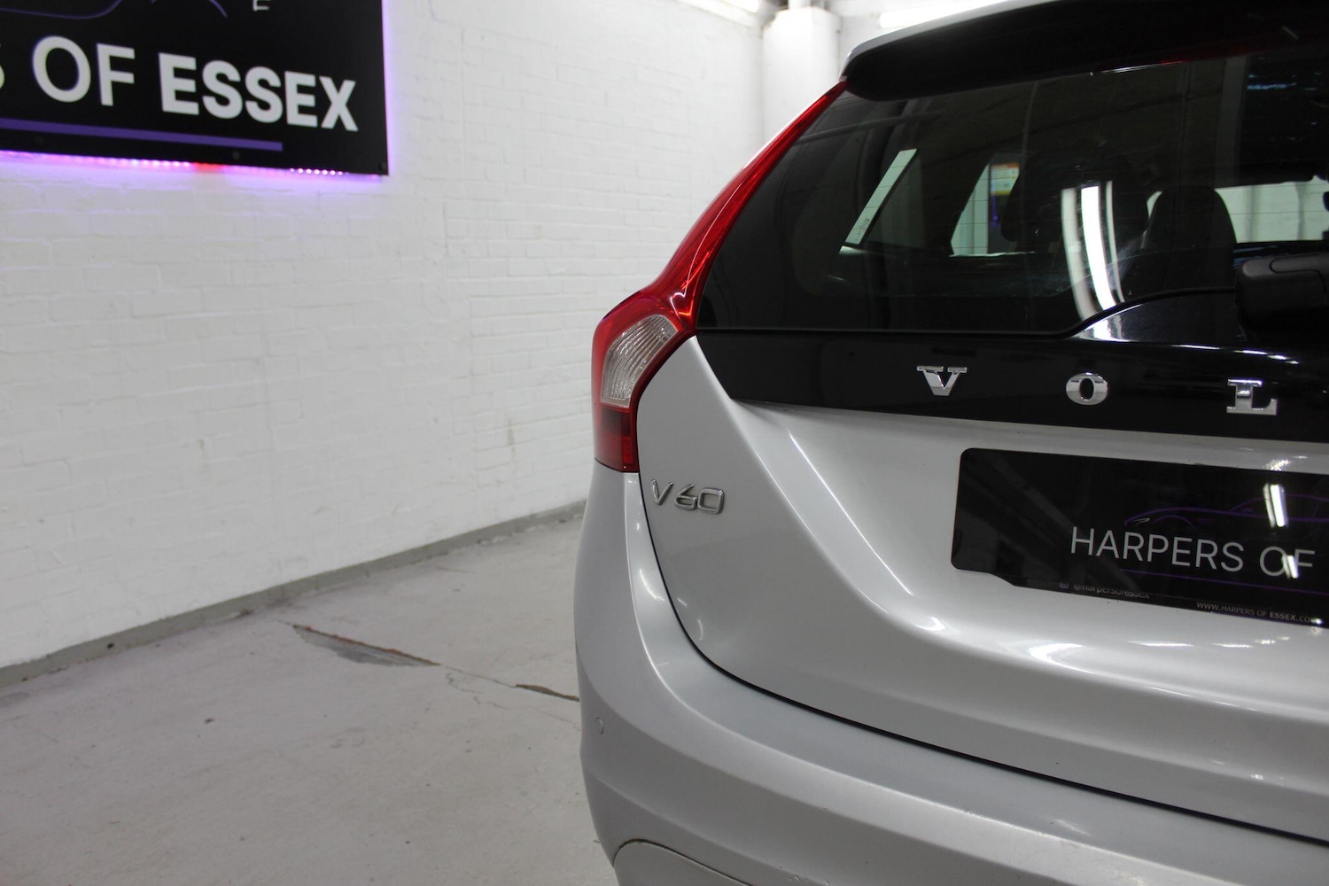 Used Volvo V60 2018 for sale - 76866576: Photo 17