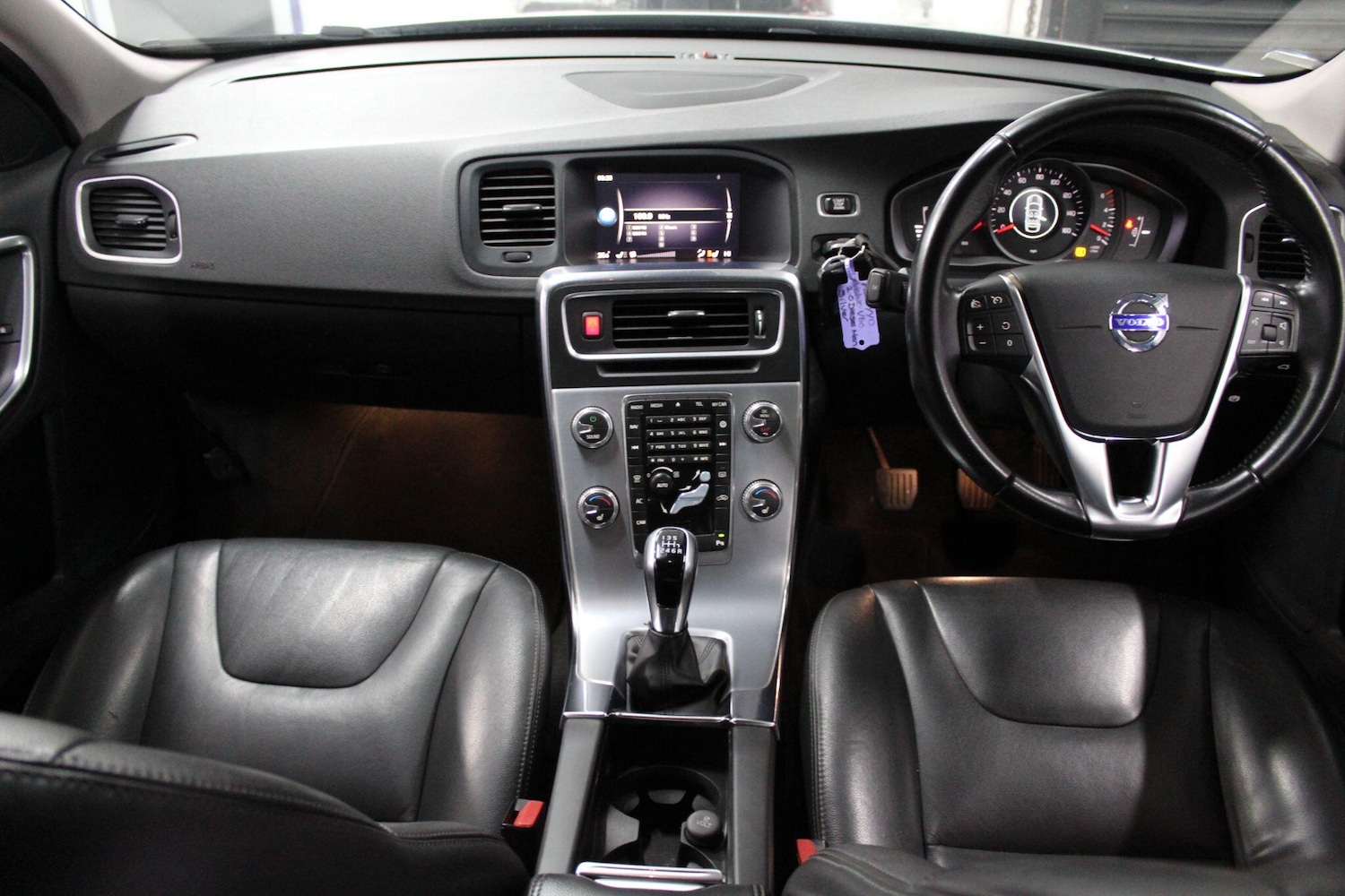 Used Volvo V60 2018 for sale - 76866576: Photo 26