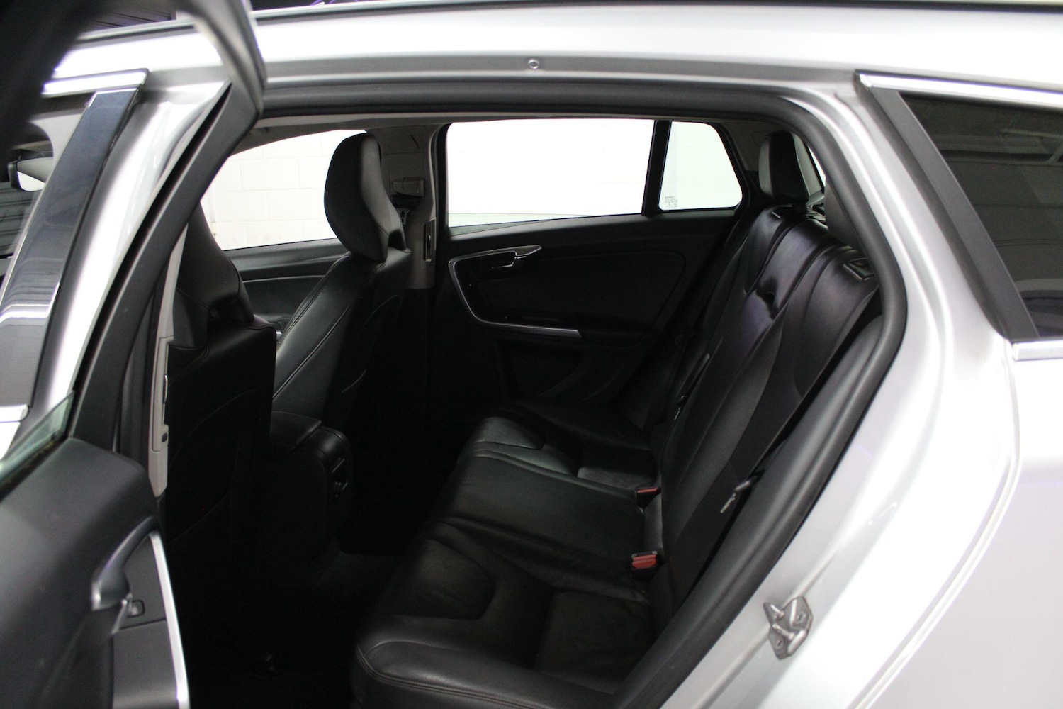 Used Volvo V60 2018 for sale - 76866576: Photo 27