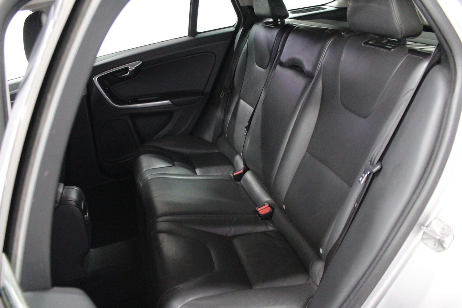 Used Volvo V60 2018 for sale - 76866576: Photo 28