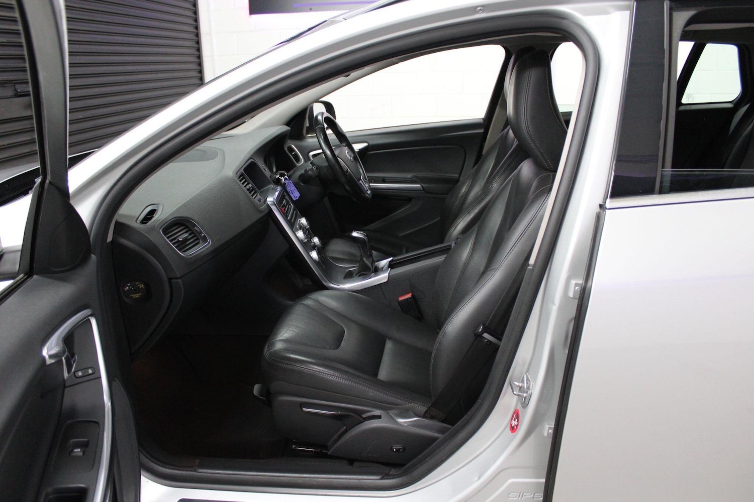 Used Volvo V60 2018 for sale - 76866576: Photo 29