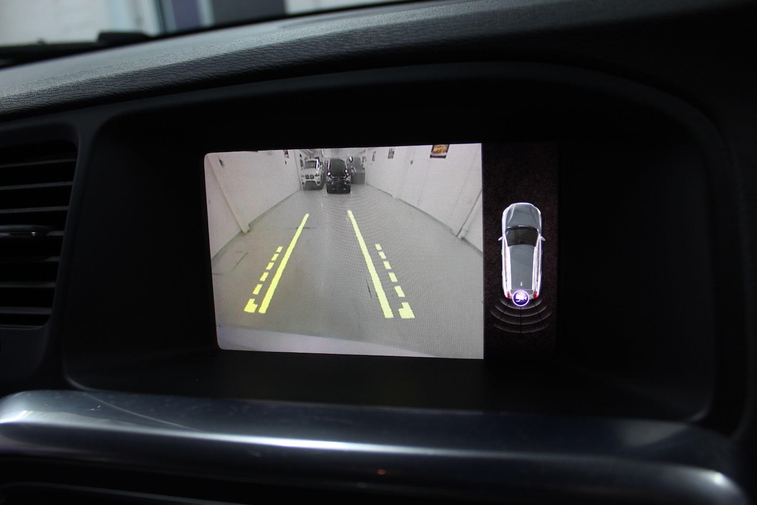 Used Volvo V60 2018 for sale - 76866576: Photo 34