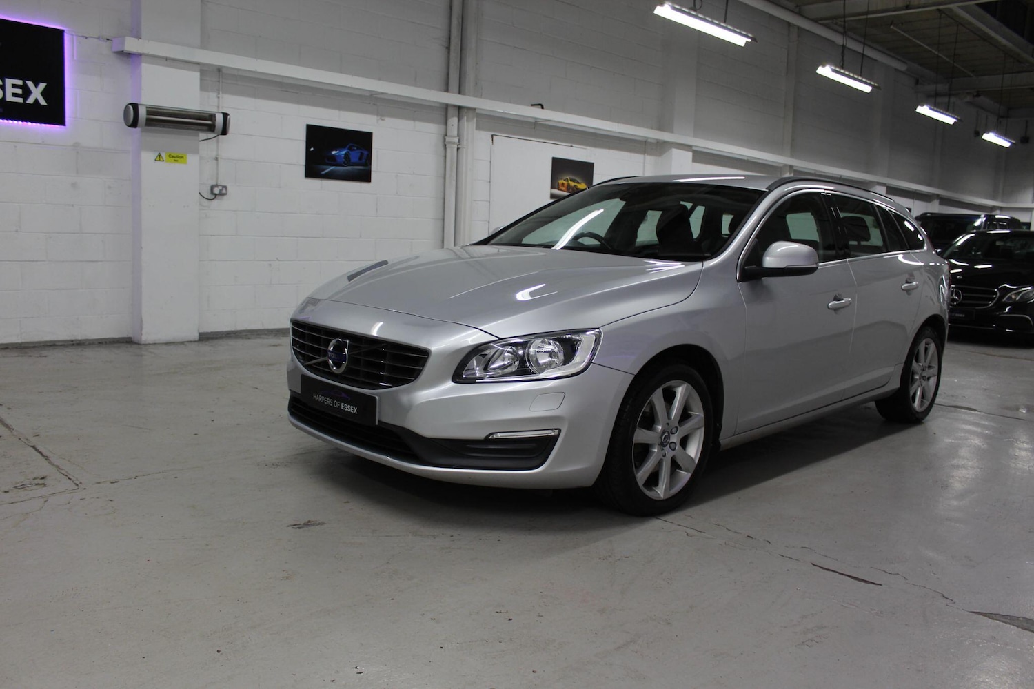 Used Volvo V60 2018 for sale - 76866576: Photo 4