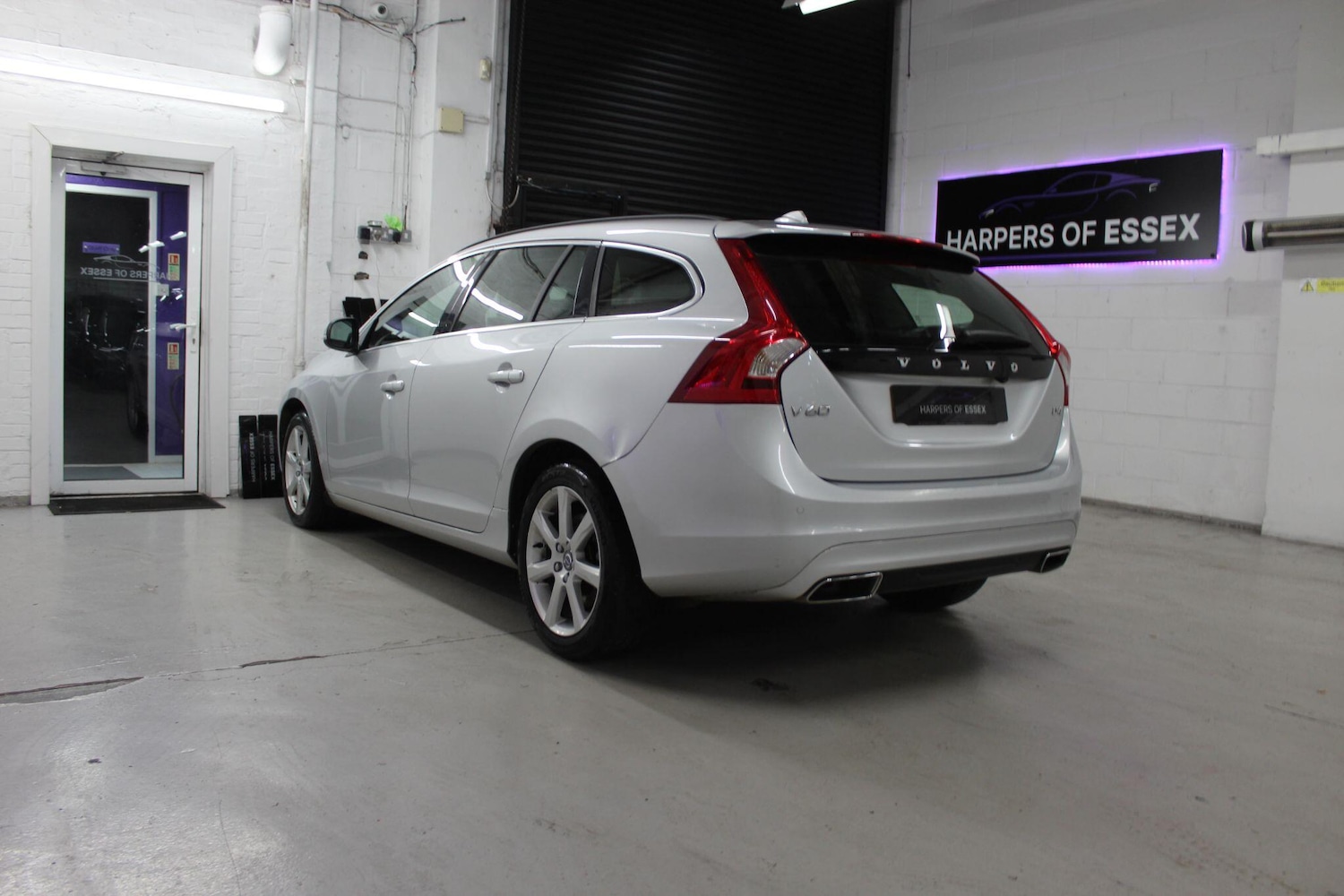 Used Volvo V60 2018 for sale - 76866576: Photo 6