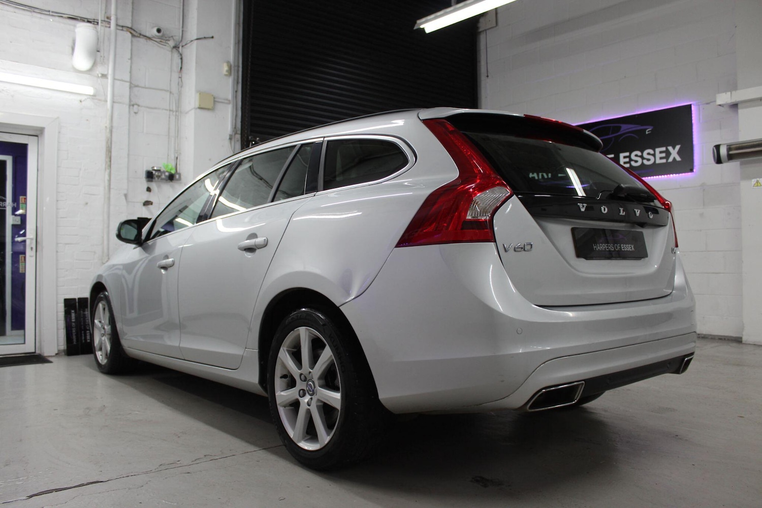 Used Volvo V60 2018 for sale - 76866576: Photo 7