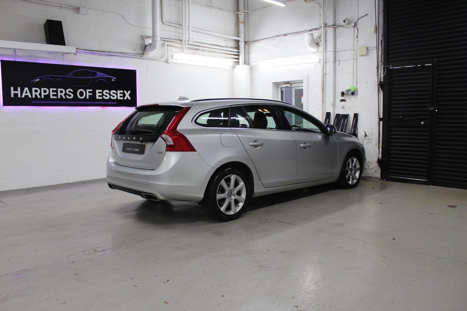 Used Volvo V60 2018 for sale - 76866576: Photo 9