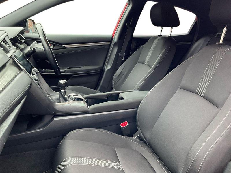 Used Honda Civic 2018 for sale - 76772700: Photo 17