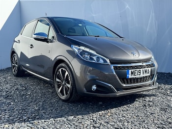 Peugeot - 208