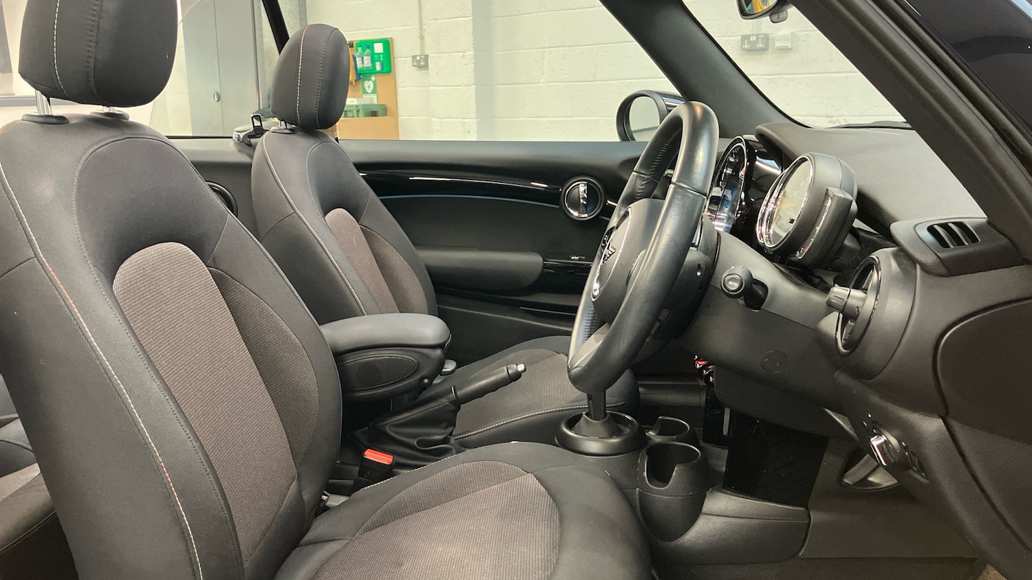 Used MINI Convertible 2022 for sale - 76946743: Photo 11