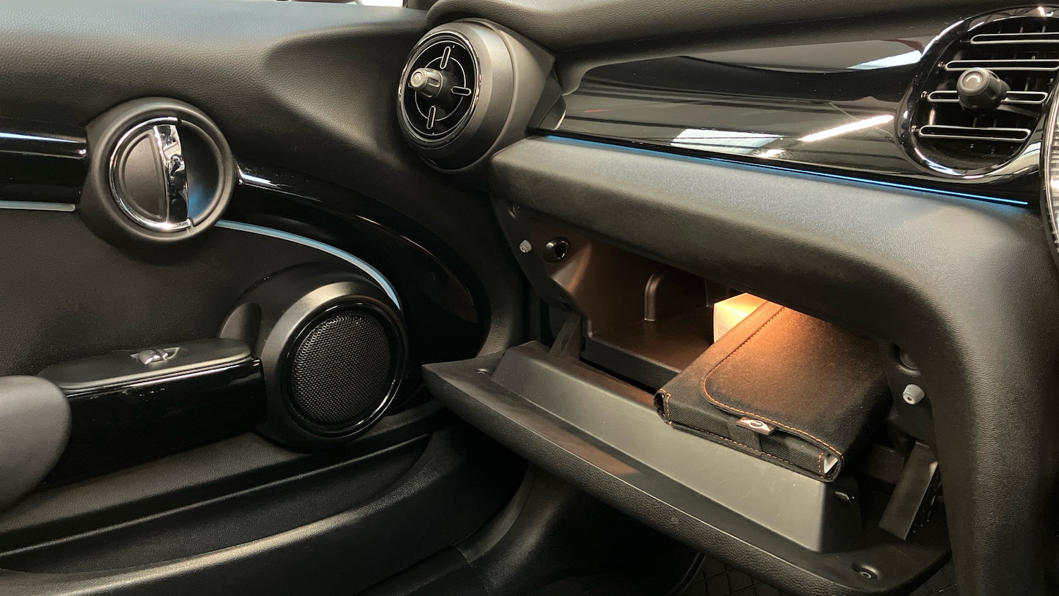 Used MINI Convertible 2022 for sale - 76946743: Photo 42