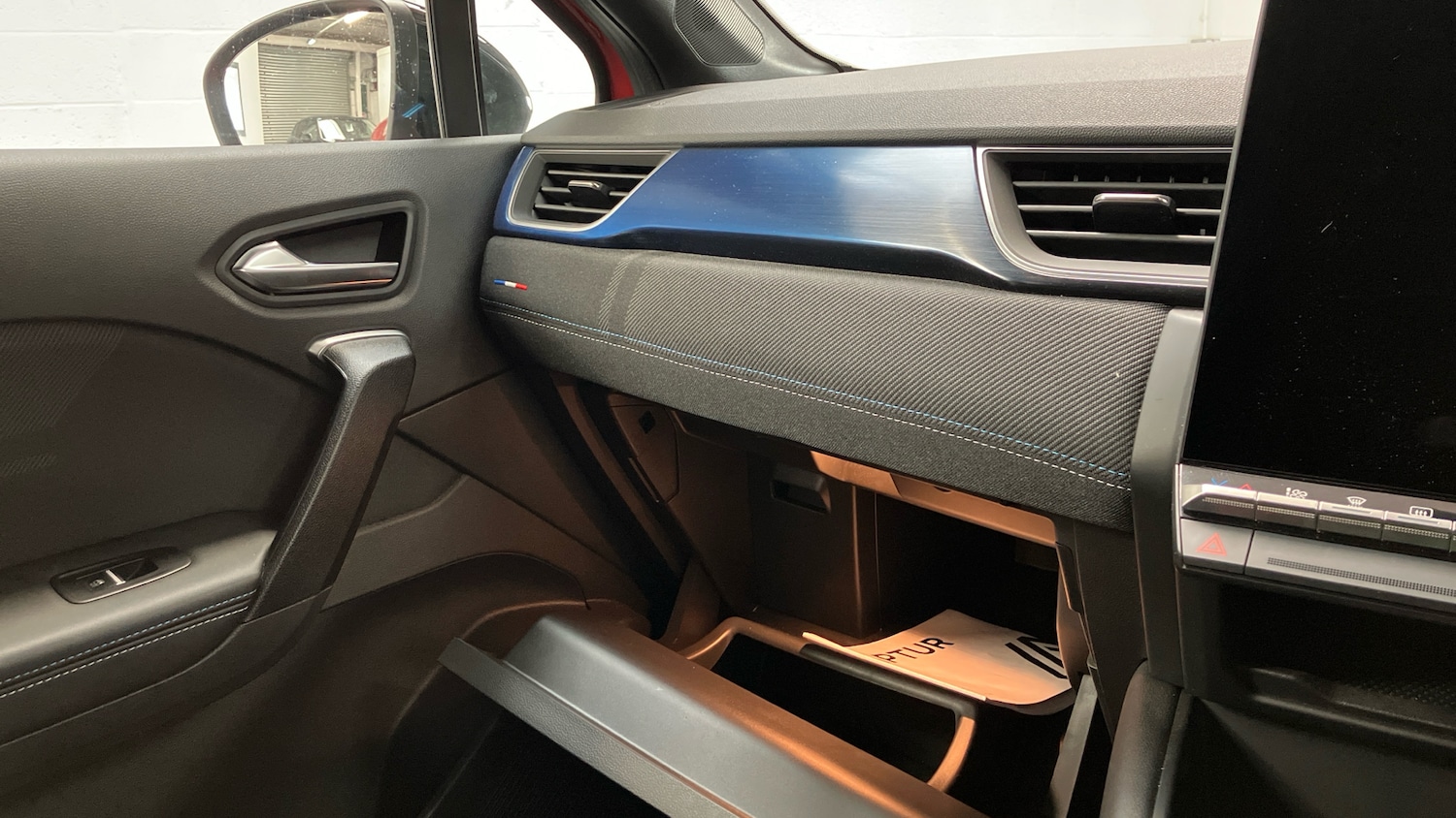 Used Renault Captur 2024 for sale - 76722703: Photo 52