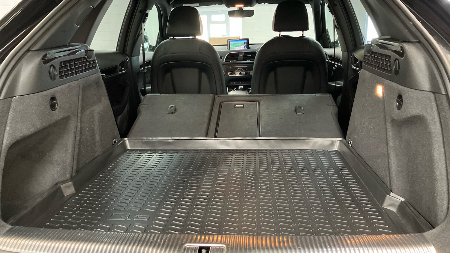 Used Audi RS Q3 2015 for sale - 76477779: Photo 34