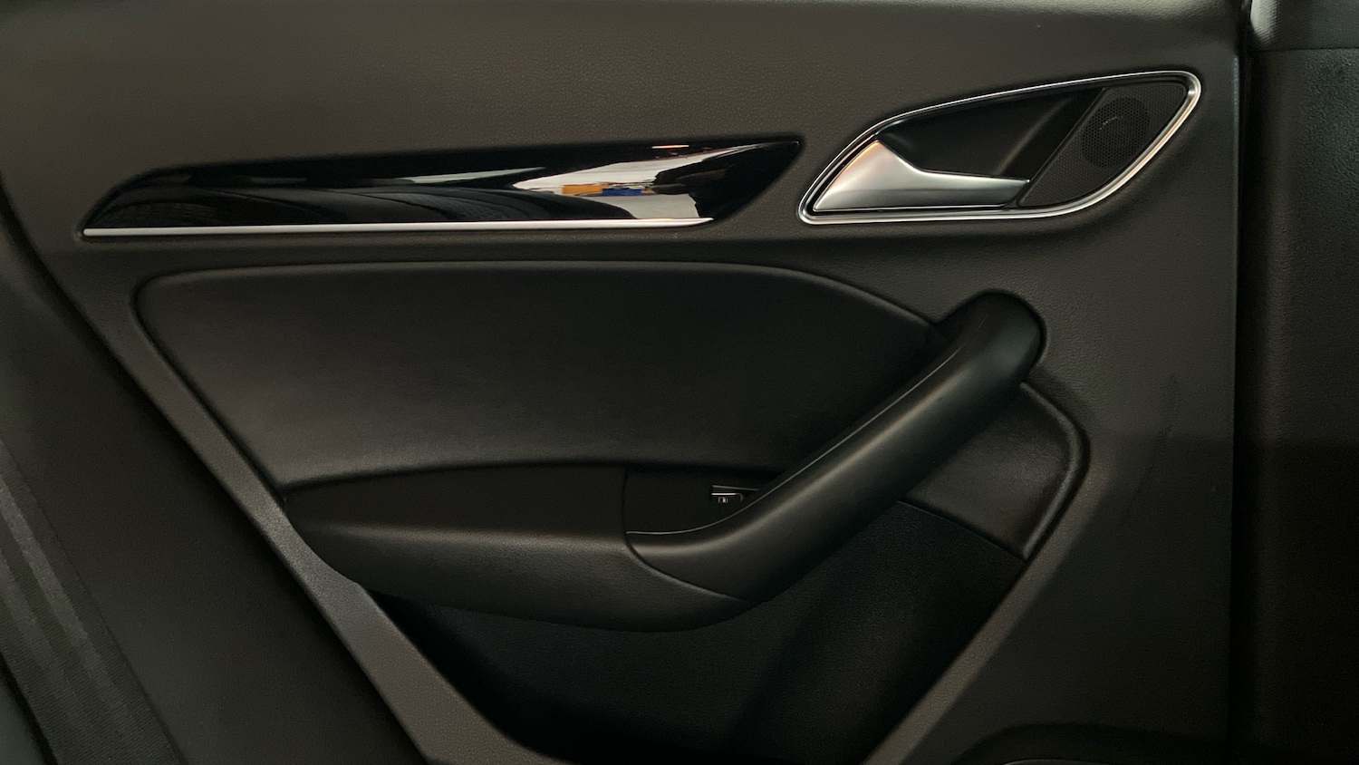 Used Audi RS Q3 2015 for sale - 76477779: Photo 38