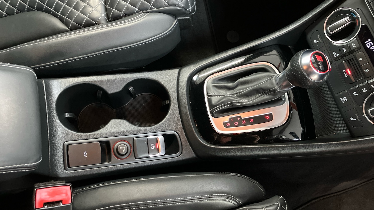 Used Audi RS Q3 2015 for sale - 76477779: Photo 58