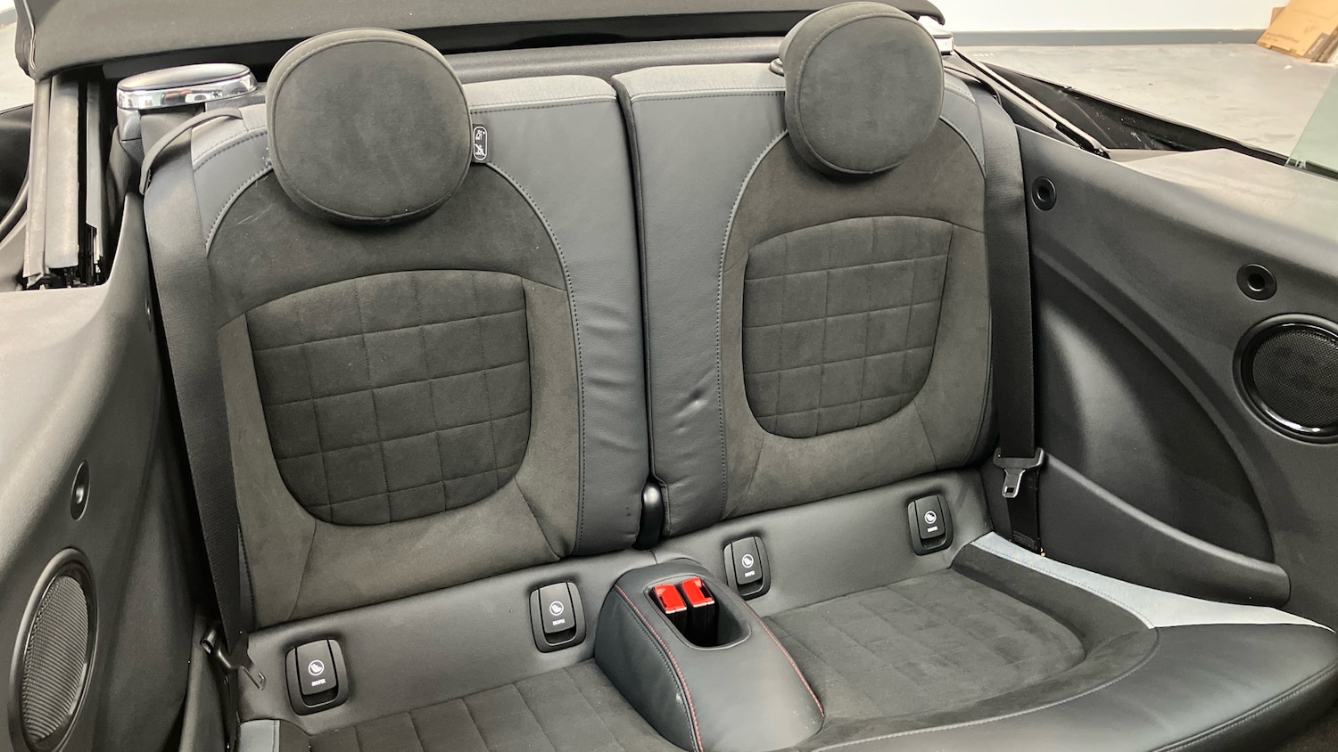 Used MINI Convertible 2024 for sale - 76490394: Photo 12