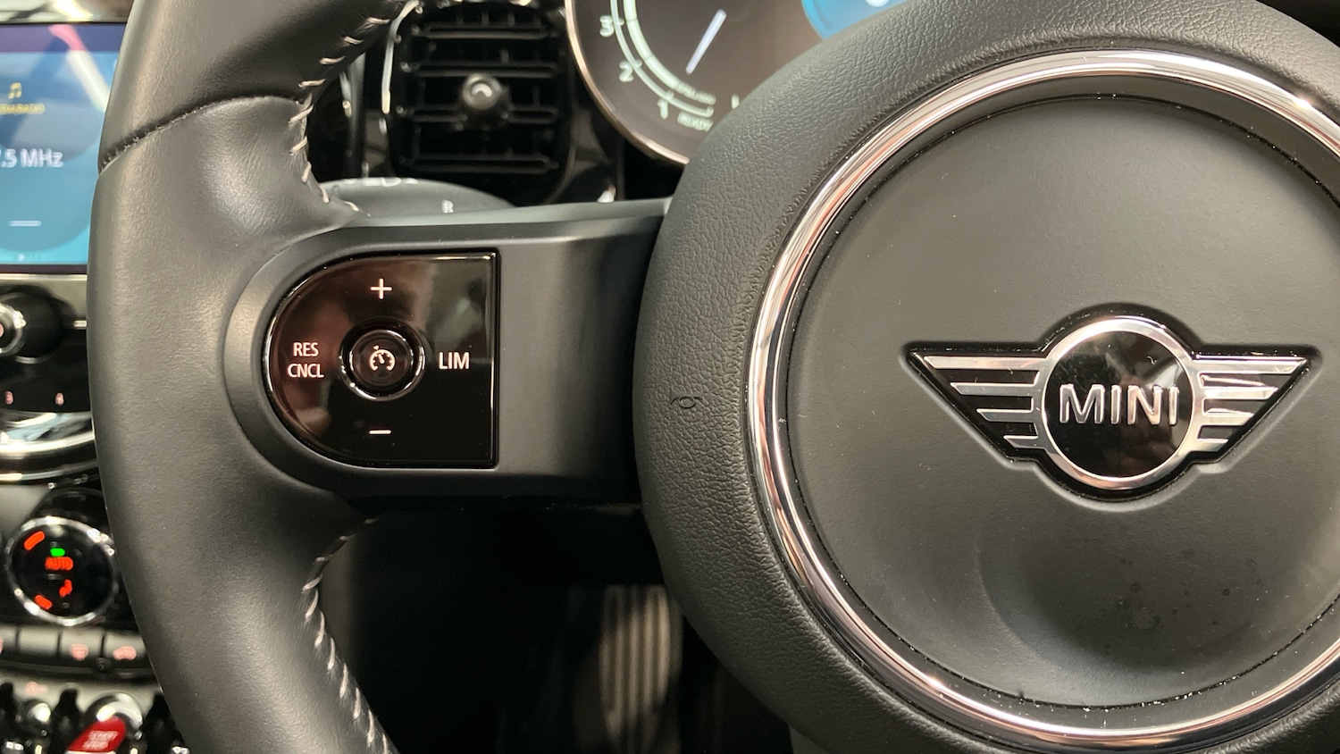 Used MINI Convertible 2024 for sale - 76490394: Photo 17