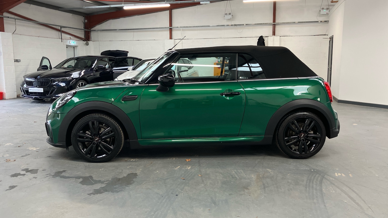 Used MINI Convertible 2024 for sale - 76490394: Photo 34