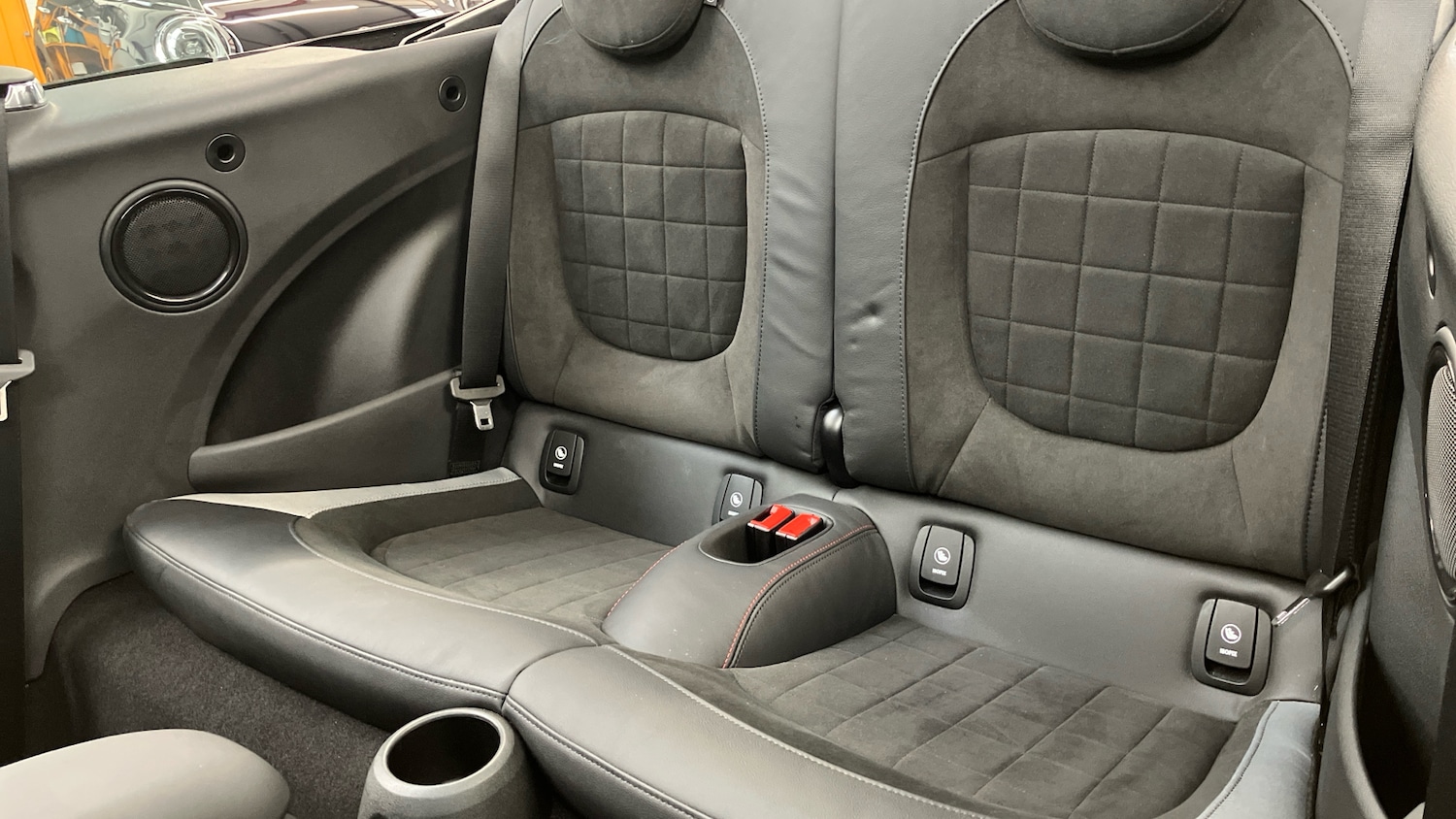 Used MINI Convertible 2024 for sale - 76490394: Photo 38