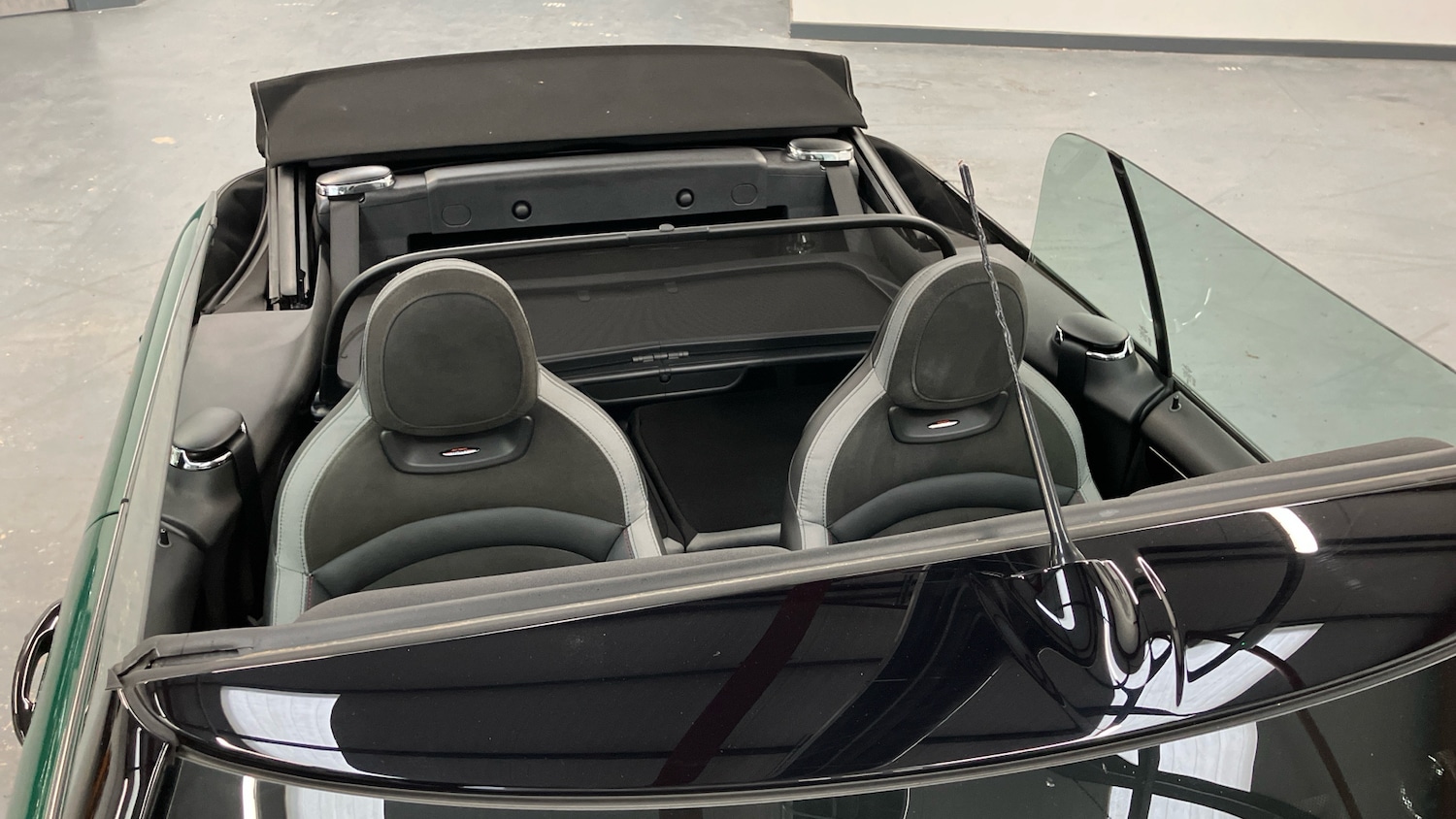 Used MINI Convertible 2024 for sale - 76490394: Photo 40