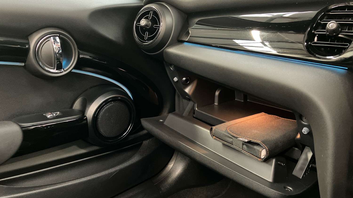 Used MINI Convertible 2024 for sale - 76490394: Photo 48