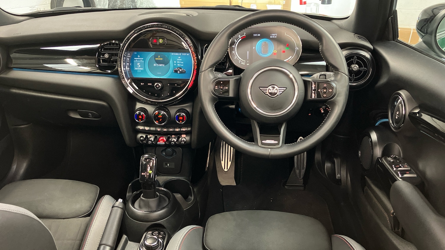 Used MINI Convertible 2024 for sale - 76490394: Photo 5