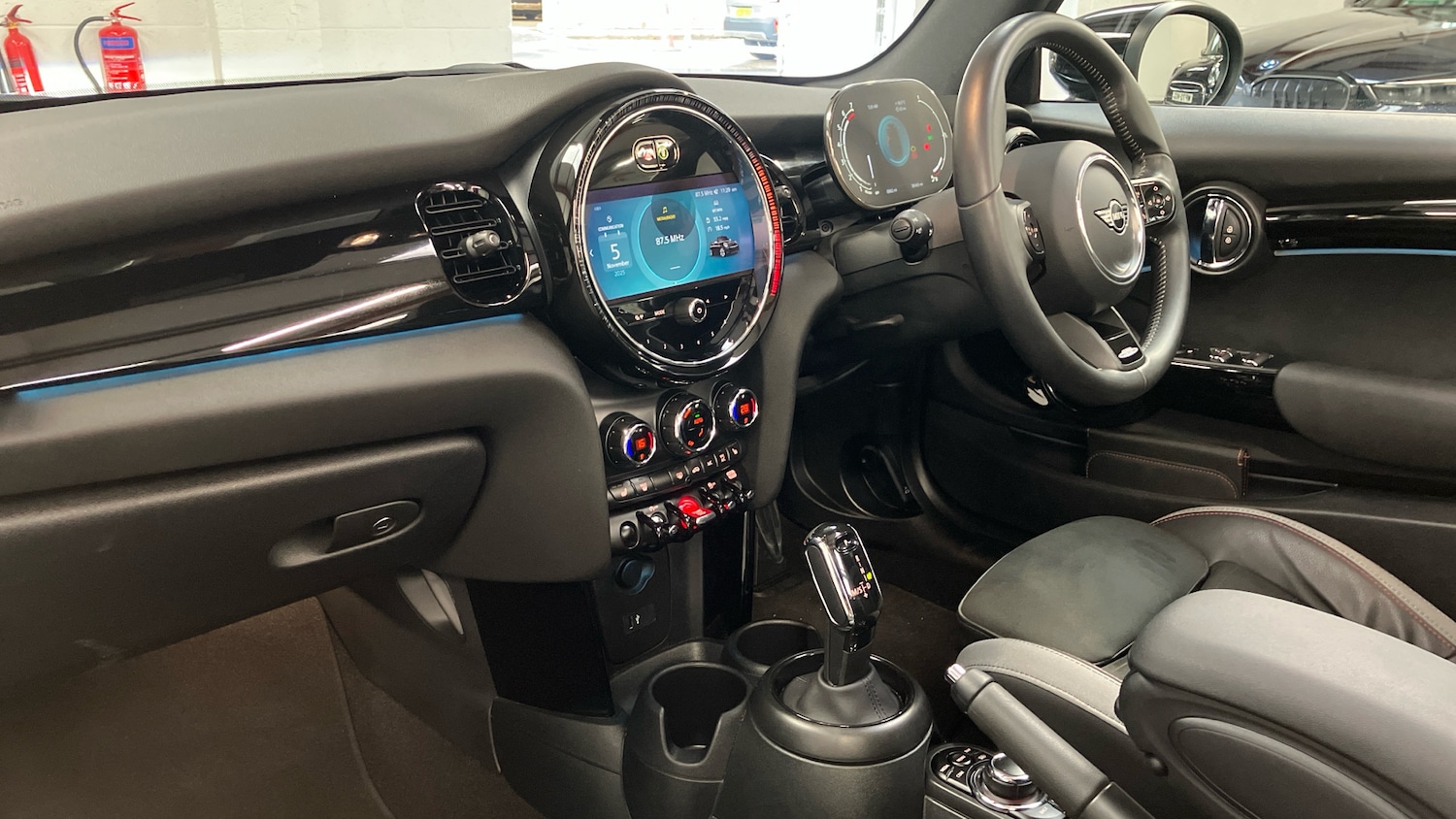 Used MINI Convertible 2024 for sale - 76490394: Photo 7