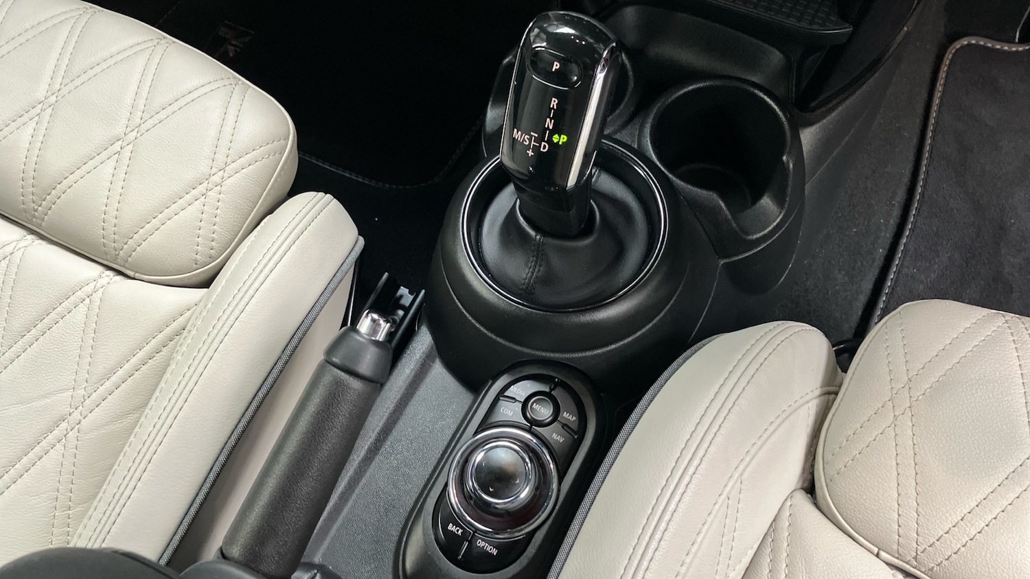 Used MINI Convertible 2021 for sale - 76322460: Photo 10