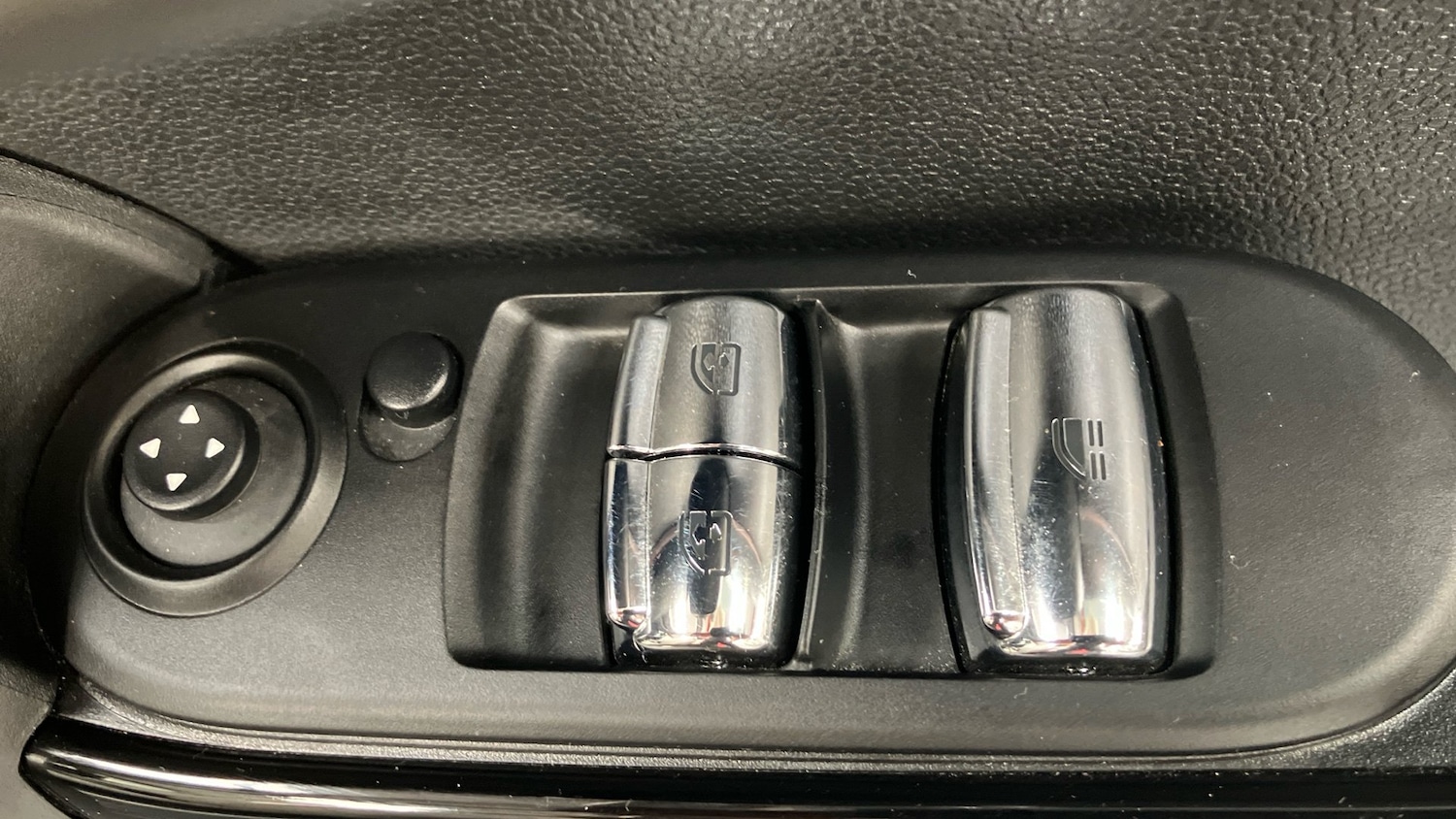 Used MINI Convertible 2021 for sale - 76322460: Photo 44