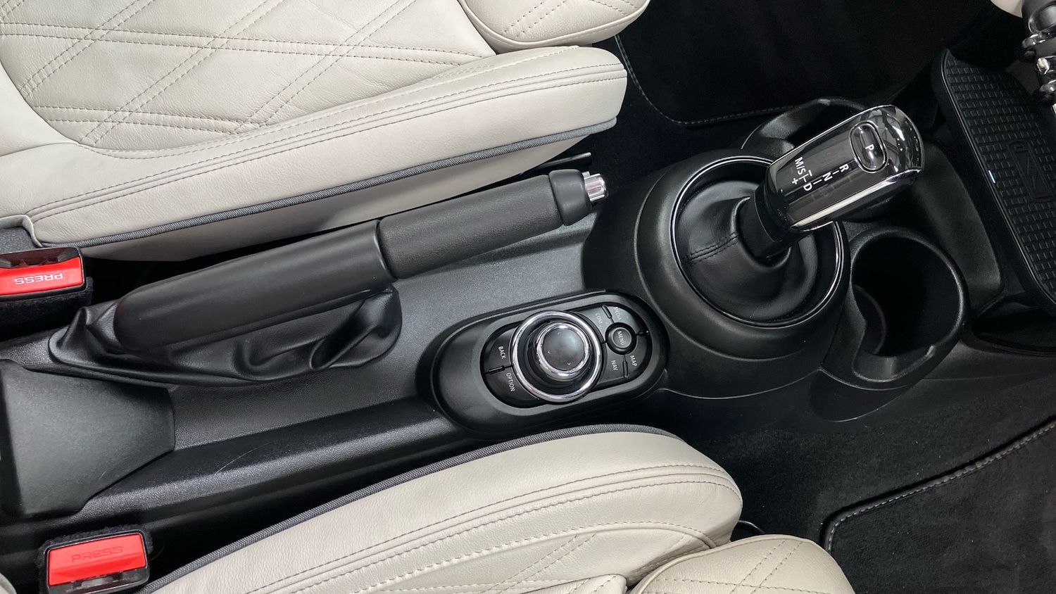 Used MINI Convertible 2021 for sale - 76322460: Photo 56