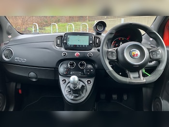 Used Abarth 695 2023 for sale - 77325978: Photo