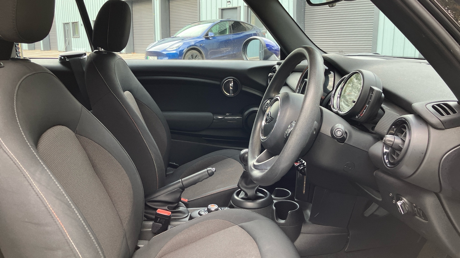 Used MINI Convertible 2018 for sale - 76362859: Photo 11