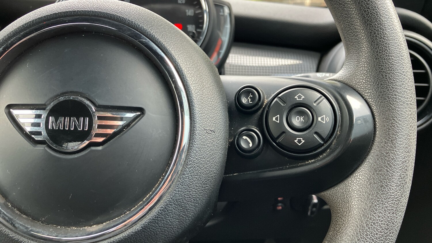 Used MINI Convertible 2018 for sale - 76362859: Photo 18