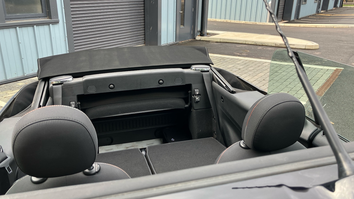 Used MINI Convertible 2018 for sale - 76362859: Photo 31